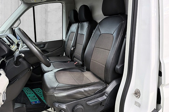 Volkswagen Crafter 11 of 23