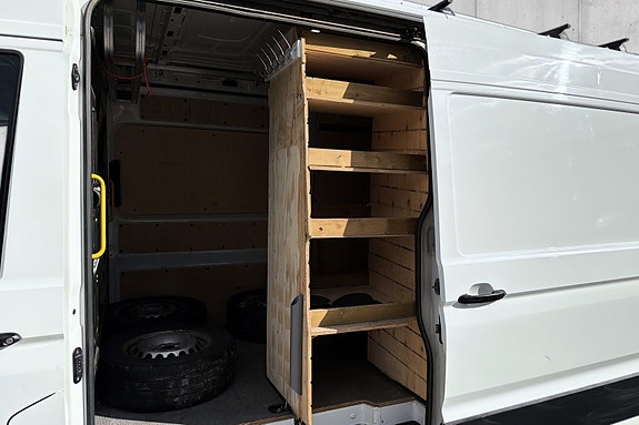 Volkswagen Crafter 21 of 23