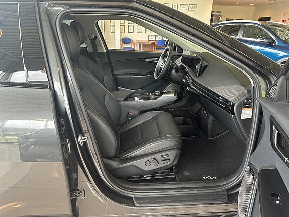 Kia EV6 4 of 30