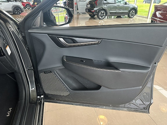 Kia EV6 6 of 30