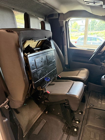 Peugeot Traveller 9 of 27