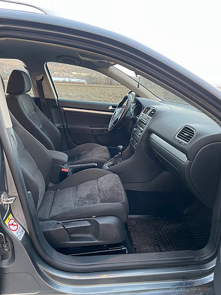 Volkswagen Golf VI 11 of 16