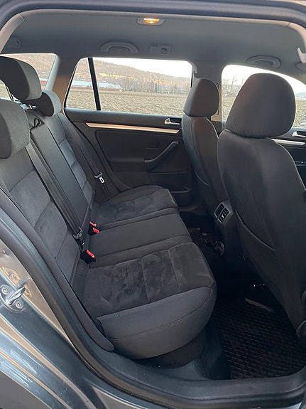 Volkswagen Golf VI 10 of 16
