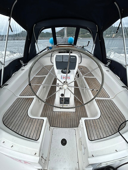 Bavaria 37 AC - Volvo Penta D2-40F (2018) - Ny Profurl, genoa ++ 12 of 30