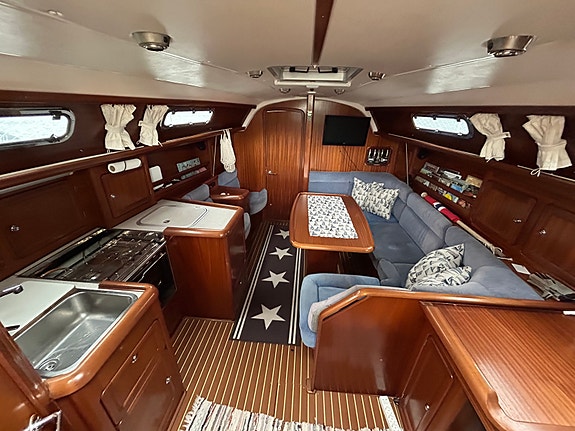 Bavaria 37 AC - Volvo Penta D2-40F (2018) - Ny Profurl, genoa ++ 14 of 30