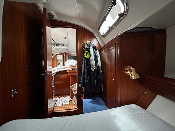 Bavaria 37 AC - Volvo Penta D2-40F (2018) - Ny Profurl, genoa ++ 27 of 30