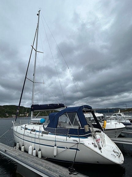 Bavaria 37 AC - Volvo Penta D2-40F (2018) - Ny Profurl, genoa ++ 2 of 30