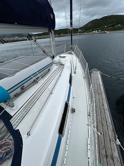 Bavaria 37 AC - Volvo Penta D2-40F (2018) - Ny Profurl, genoa ++ 10 of 30