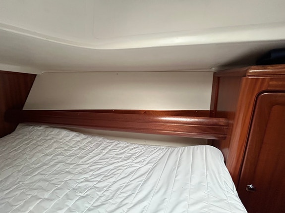 Bavaria 37 AC - Volvo Penta D2-40F (2018) - Ny Profurl, genoa ++ 23 of 30