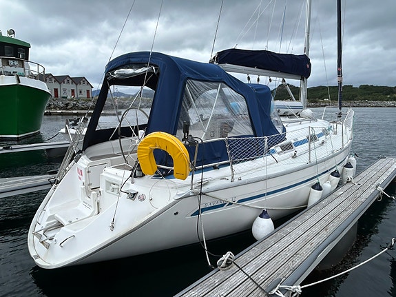 Bavaria 37 AC - Volvo Penta D2-40F (2018) - Ny Profurl, genoa ++ 6 of 30