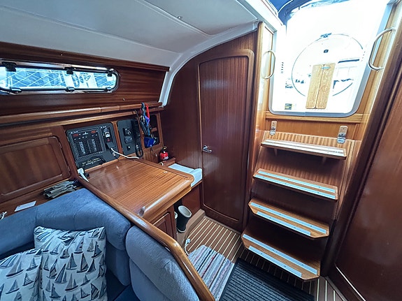 Bavaria 37 AC - Volvo Penta D2-40F (2018) - Ny Profurl, genoa ++ 16 of 30