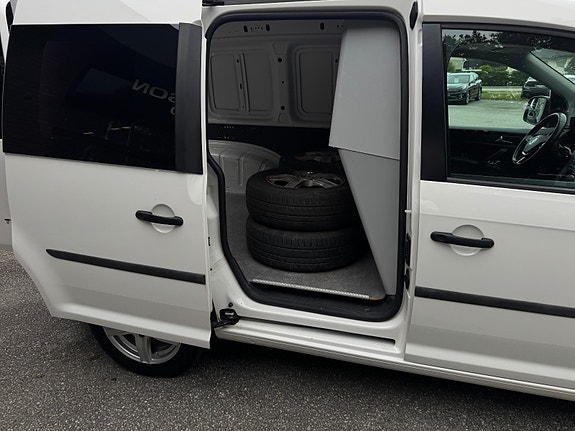 Volkswagen Caddy 22 of 30