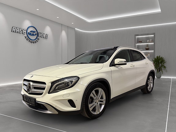 Mercedes-Benz GLA220 d 2 of 5