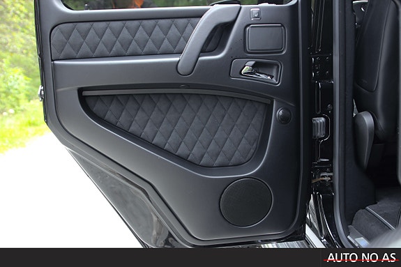 Mercedes-Benz G500 30 of 30