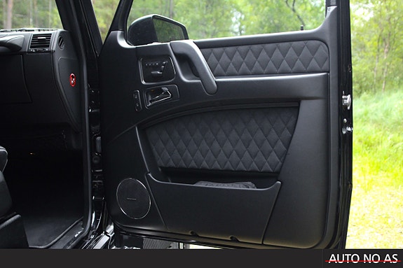 Mercedes-Benz G500 24 of 30