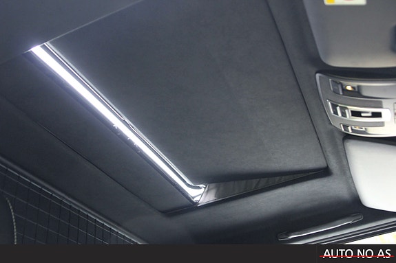 Mercedes-Benz G500 23 of 30