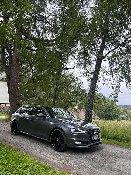 Audi A4 5 of 30