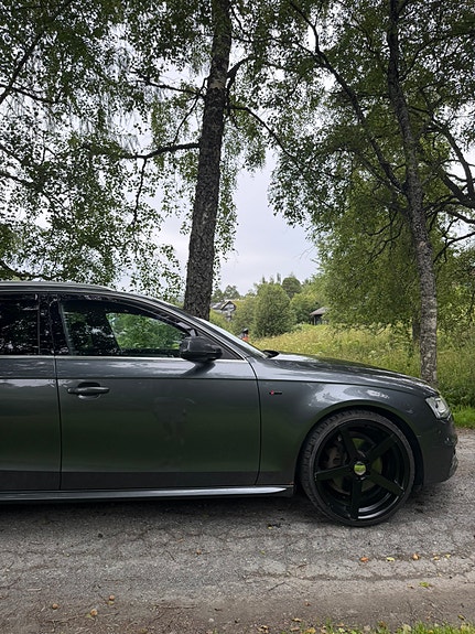 Audi A4 6 of 30