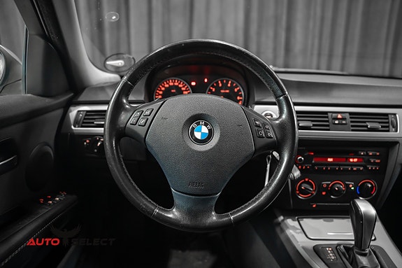 BMW 318i 23 of 30