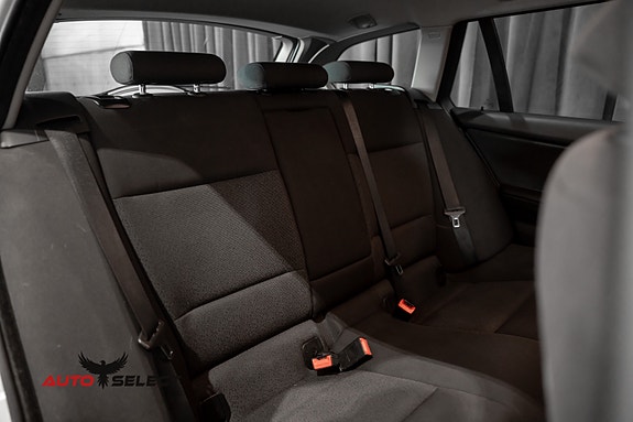 BMW 318i 13 of 30