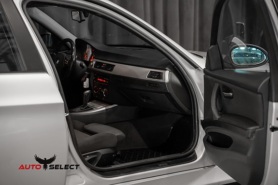 BMW 318i 16 of 30