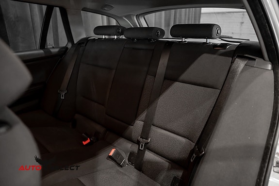 BMW 318i 15 of 30