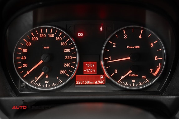 BMW 318i 26 of 30