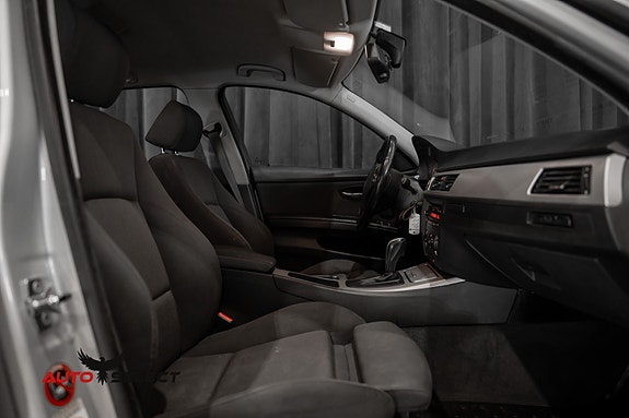 BMW 318i 17 of 30