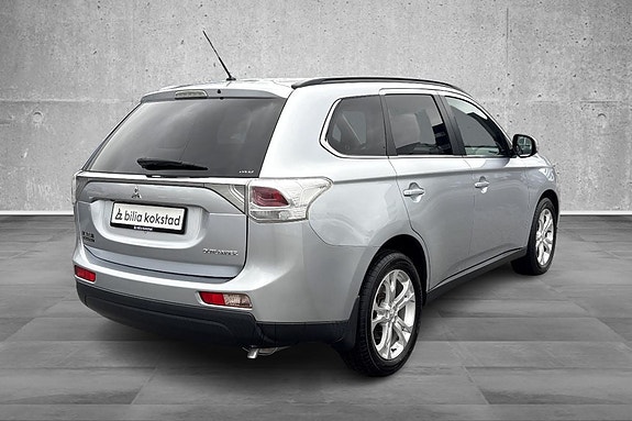 Mitsubishi Outlander 3 of 5