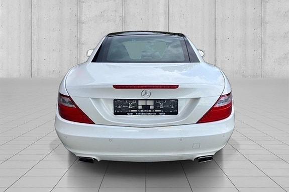 Mercedes-Benz SLK200 8 of 30