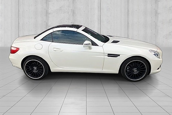 Mercedes-Benz SLK200 6 of 30