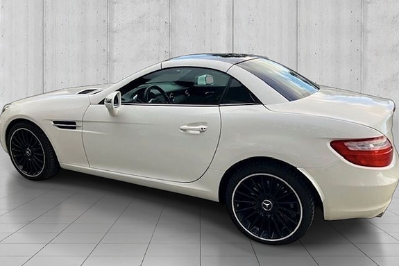 Mercedes-Benz SLK200 10 of 30