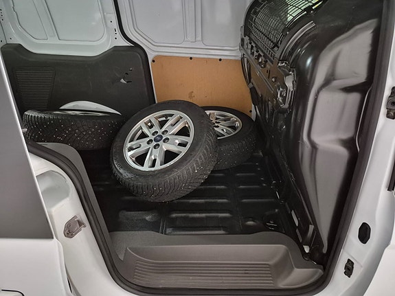 Ford Transit Connect 13 of 18