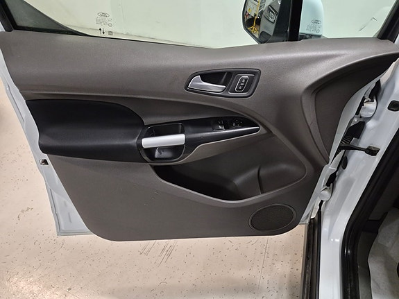 Ford Transit Connect 11 of 18