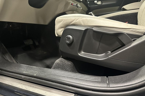 Volvo XC40 10 of 30