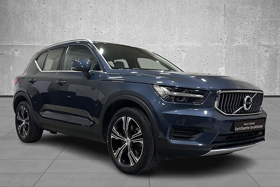 Volvo XC40 4 of 30