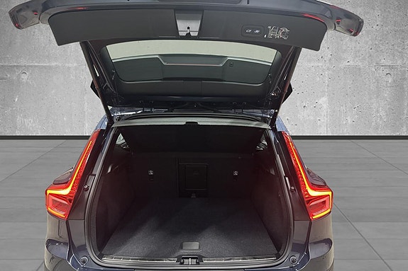 Volvo XC40 27 of 30