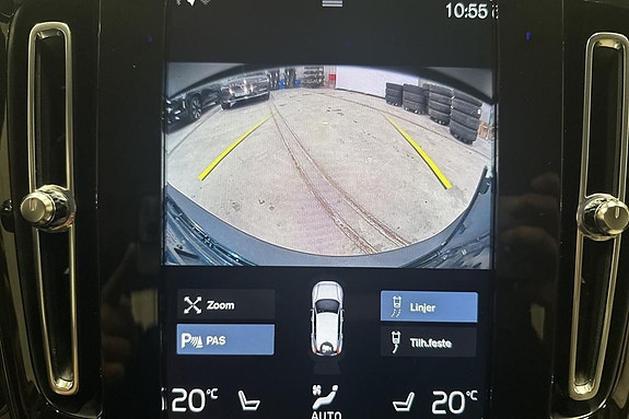 Volvo XC40 20 of 30