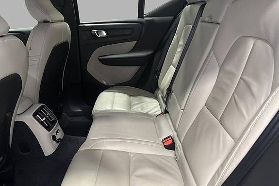Volvo XC40 21 of 30