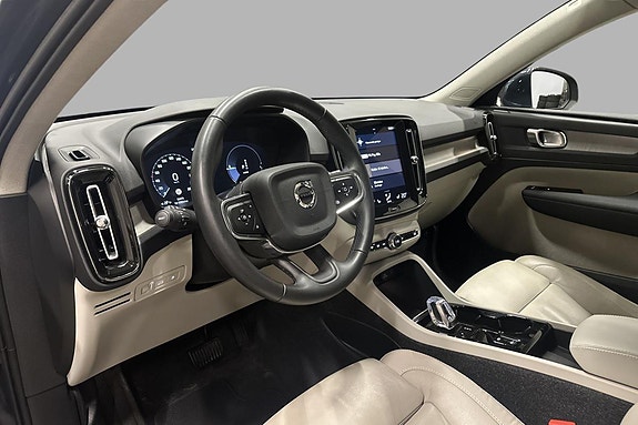 Volvo XC40 9 of 30