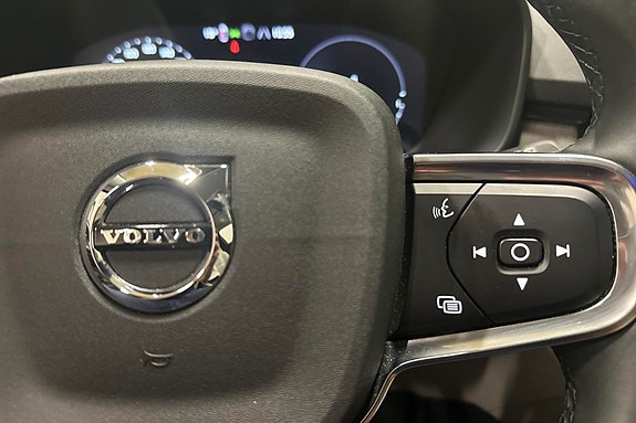 Volvo XC40 15 of 30