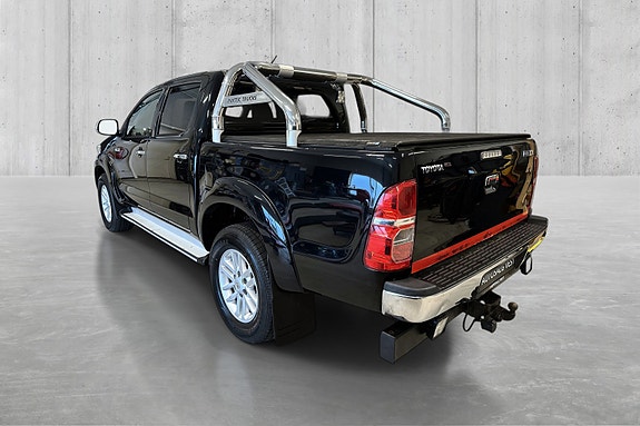 Toyota HiLux 3 of 30