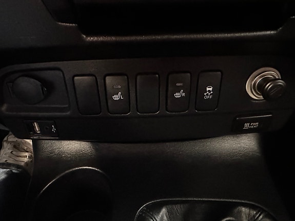 Toyota HiLux 30 of 30