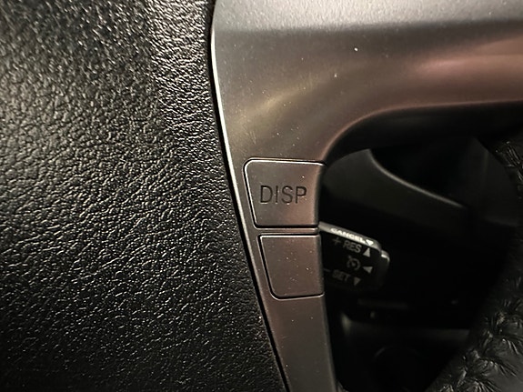 Toyota HiLux 19 of 30