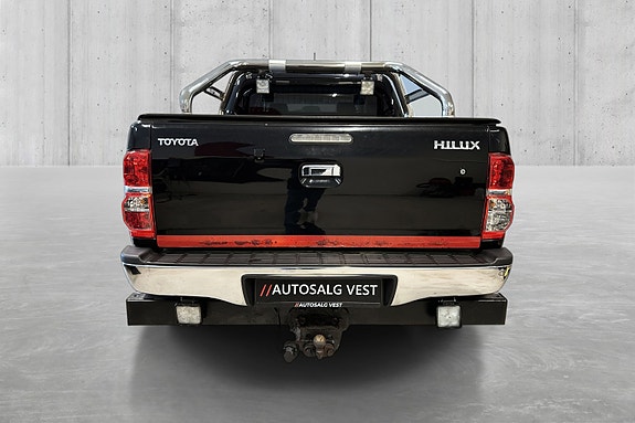 Toyota HiLux 5 of 30
