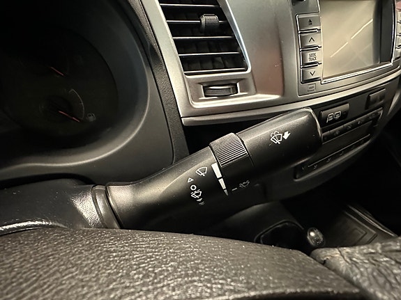 Toyota HiLux 21 of 30