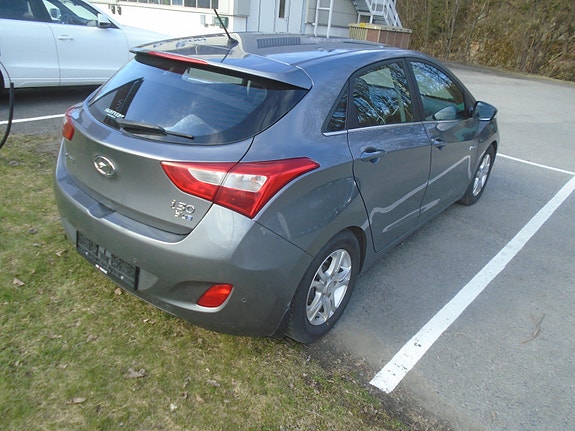 Hyundai i30 8 of 18