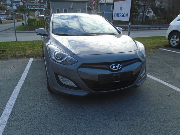 Hyundai i30 2 of 18