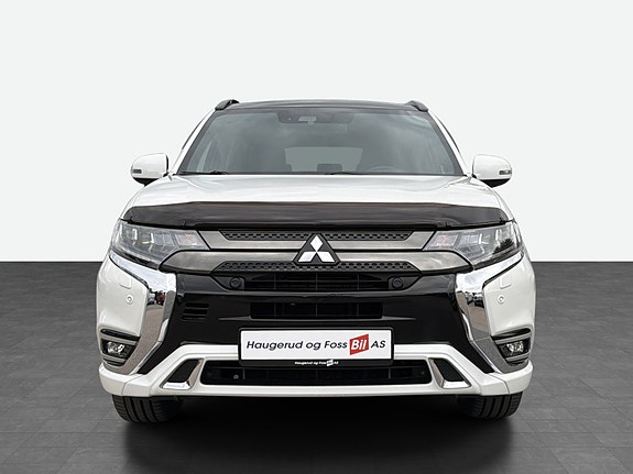 Mitsubishi Outlander 2 of 5