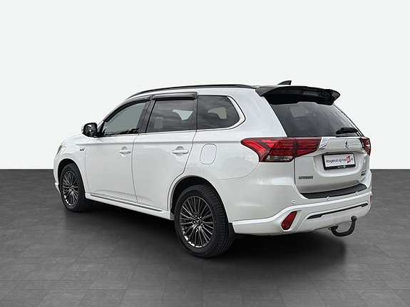 Mitsubishi Outlander 4 of 5